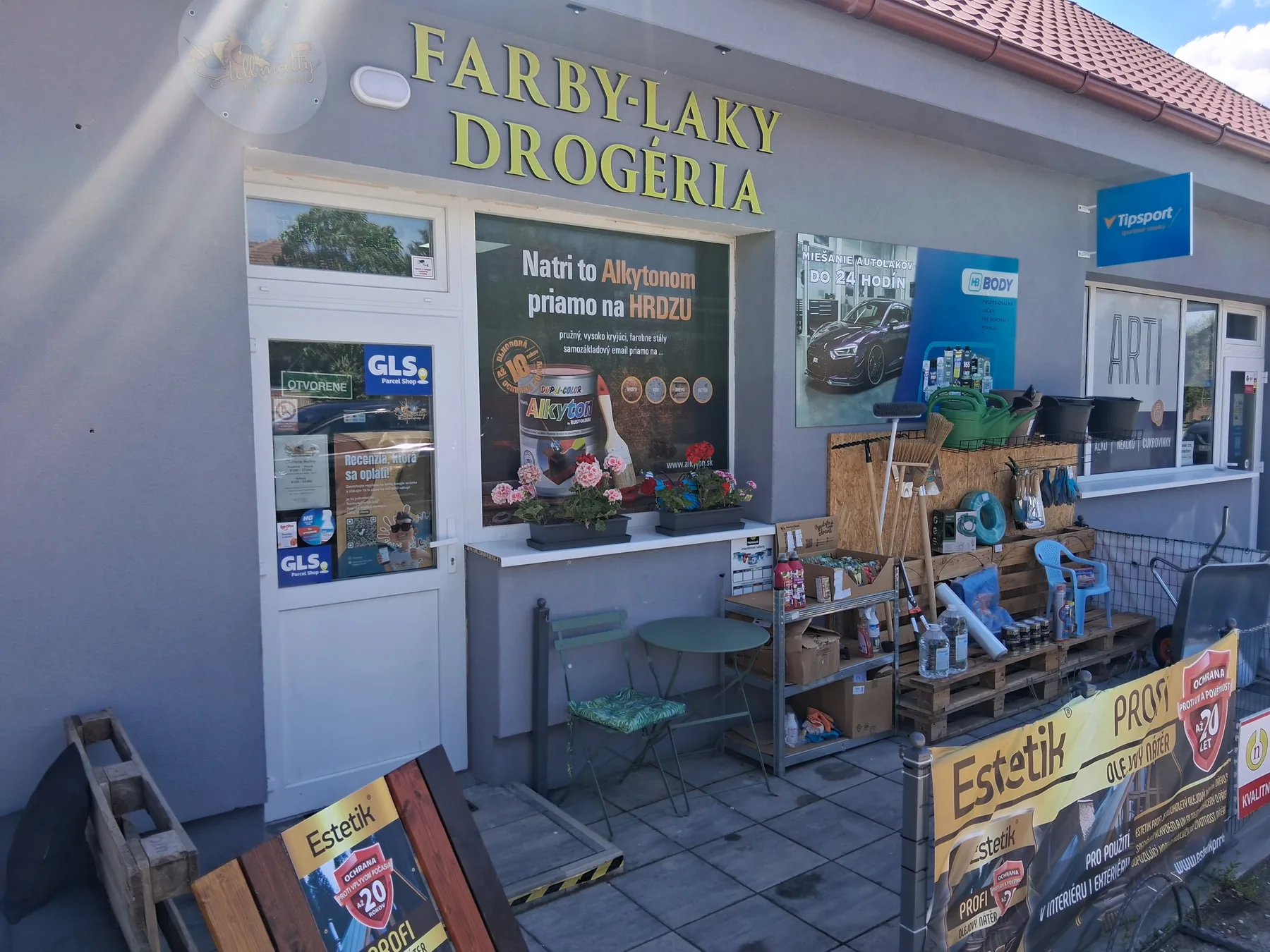Vchod do predajne Stellmatty Farby-Laky-Drogéria